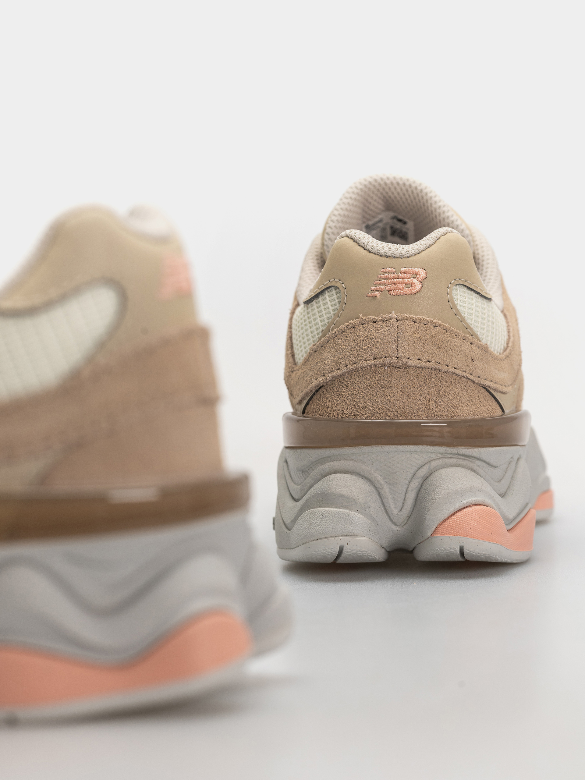 New Balance 9060 JR Shoes (mindful grey/pink lemonade)