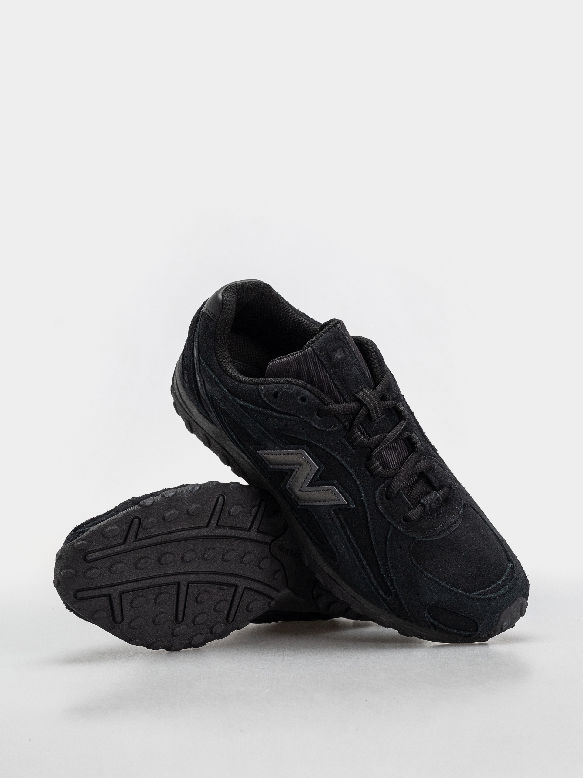 New Balance 204L Schuhe (black/black cement)