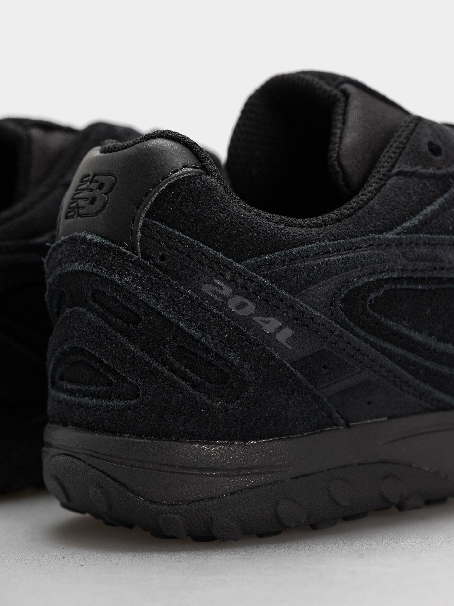 New Balance 204L Schuhe (black/black cement)