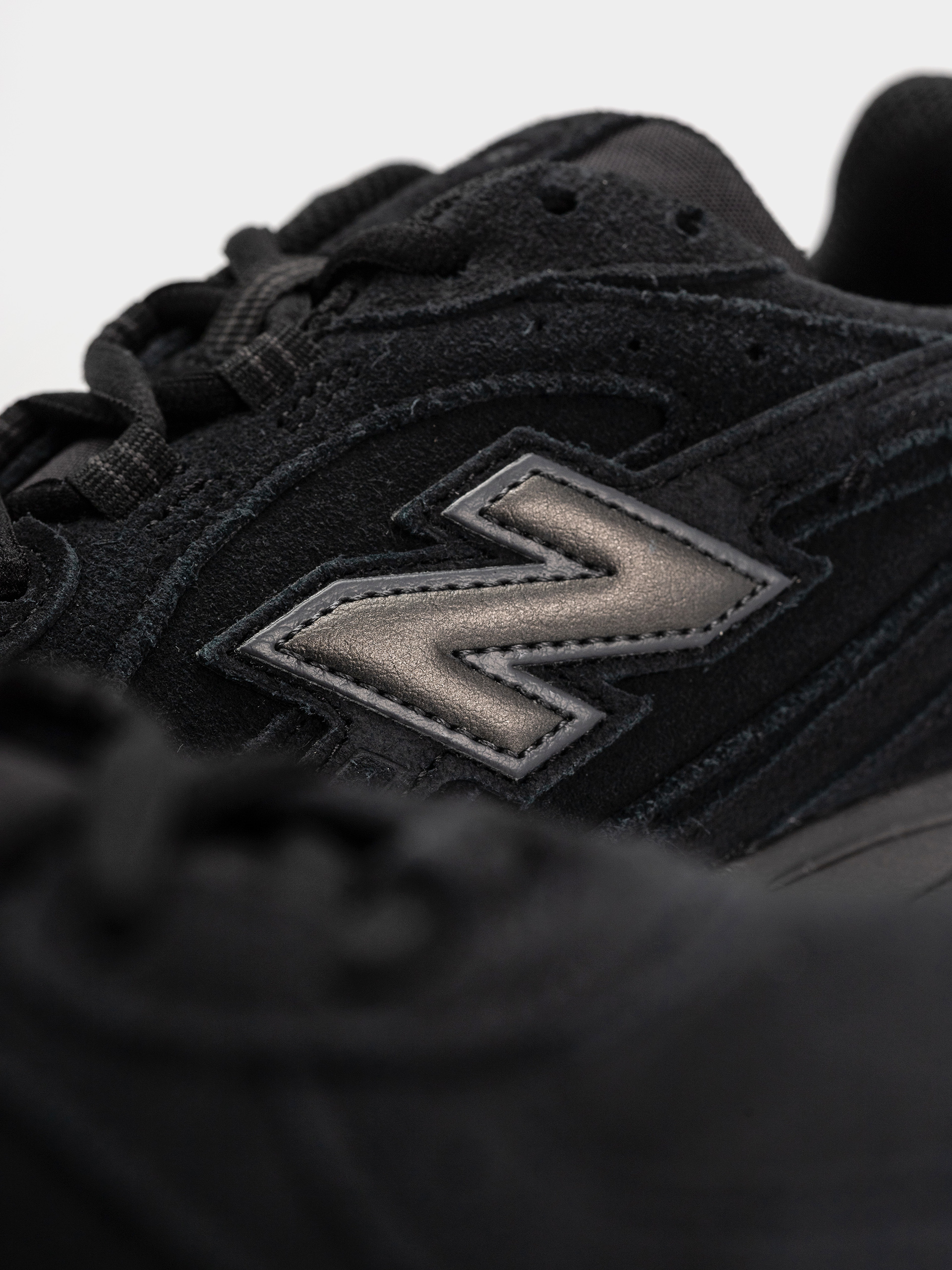 New Balance 204L Schuhe (black/black cement)