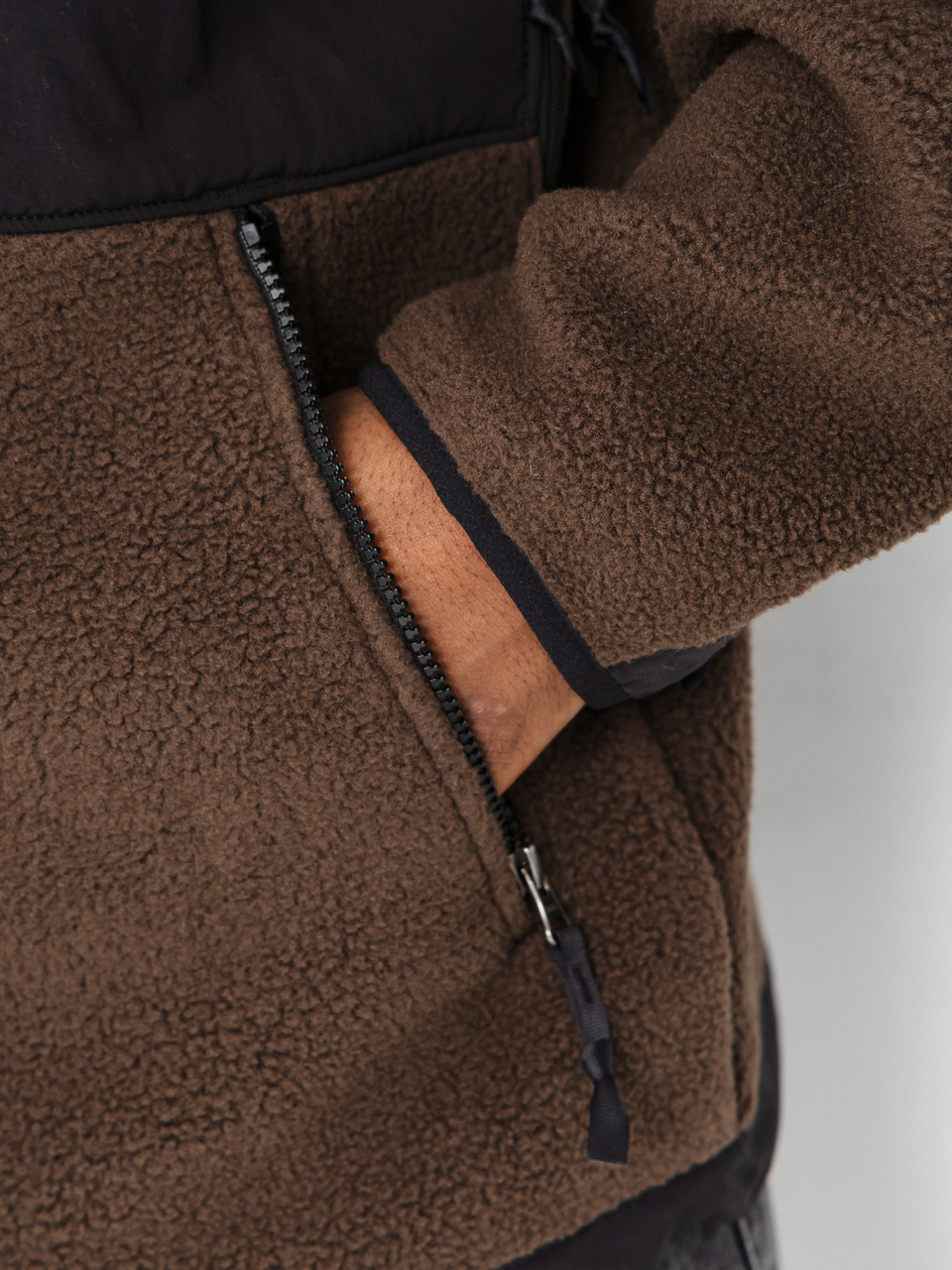 The North Face Retro Denali Jacket (dark chestnut/tnf black)