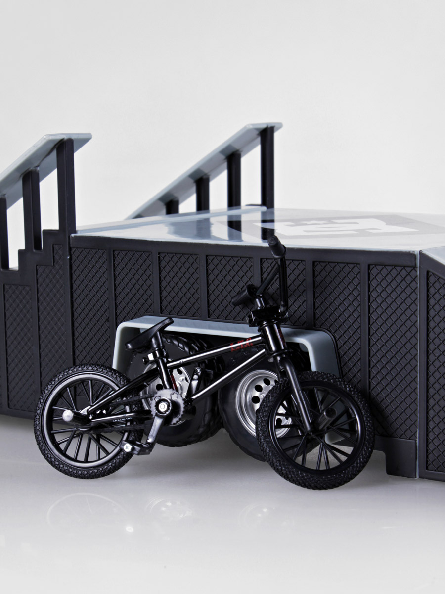 Flick Trix Finger BMX Amer. Bicycle S&M Rail Jam 01 