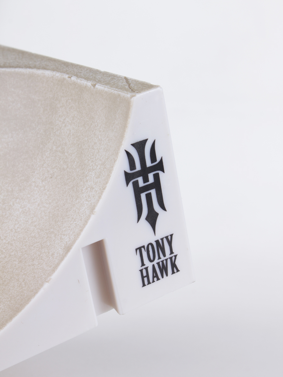 Tech Deck Fingerboard Tony Hawk Corner Bowl 01 