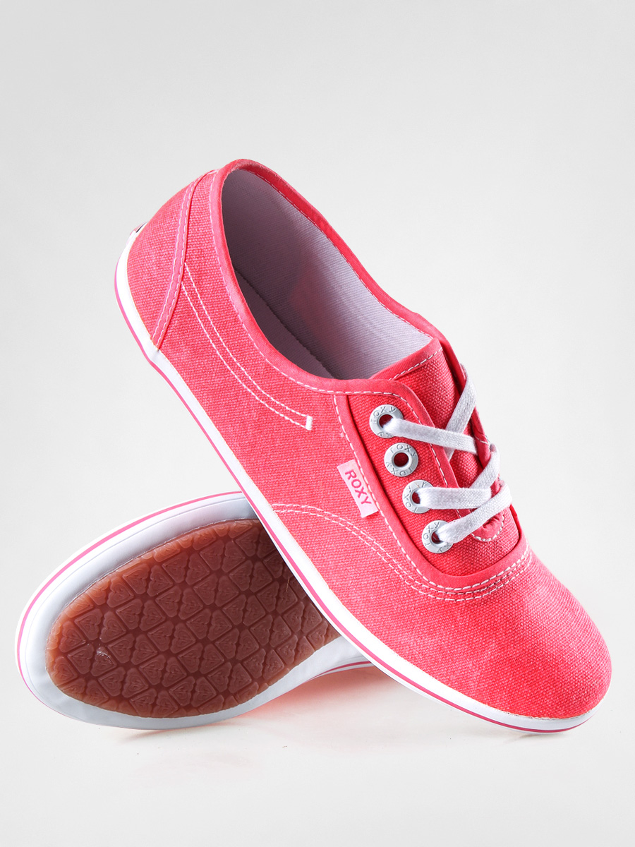 stores that sell roxy shoes