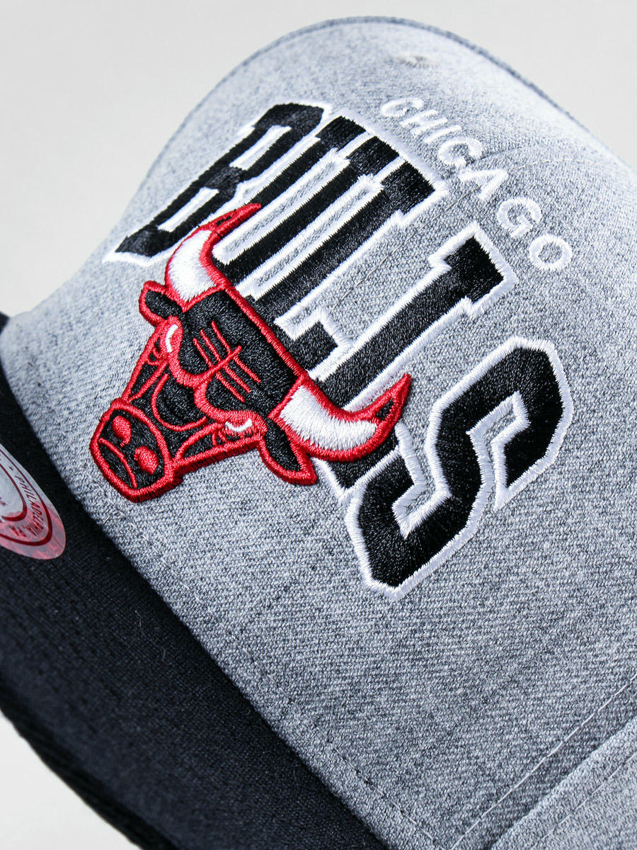 Shop Mitchell & Ness Chicago Bulls Pants (grey heather) online