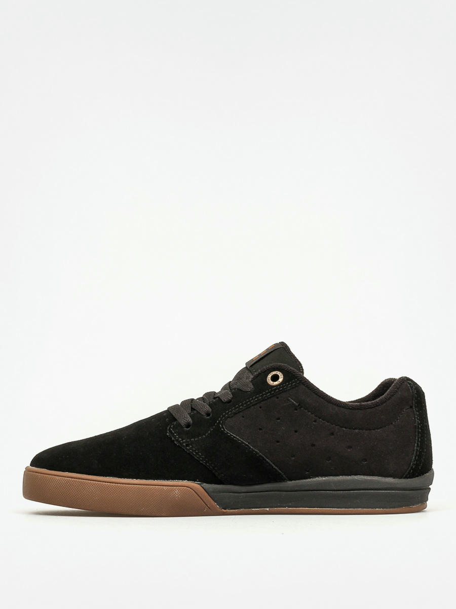 etnies suede shoes