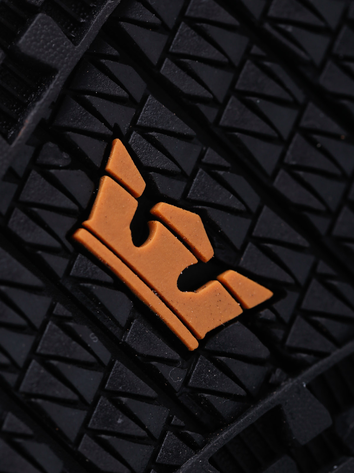 Supra Winter shoes Vaider CW (bonebrwn/dplchn gryvlt/blk)