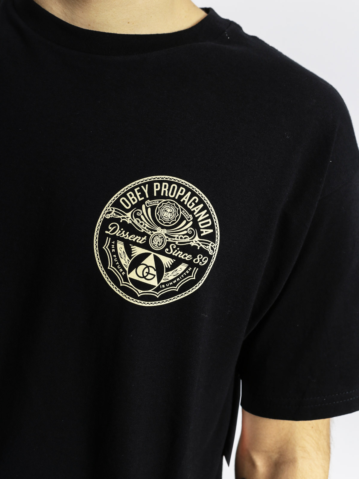 OBEY T-shirt Pyramid Of Dissent Premium (black)