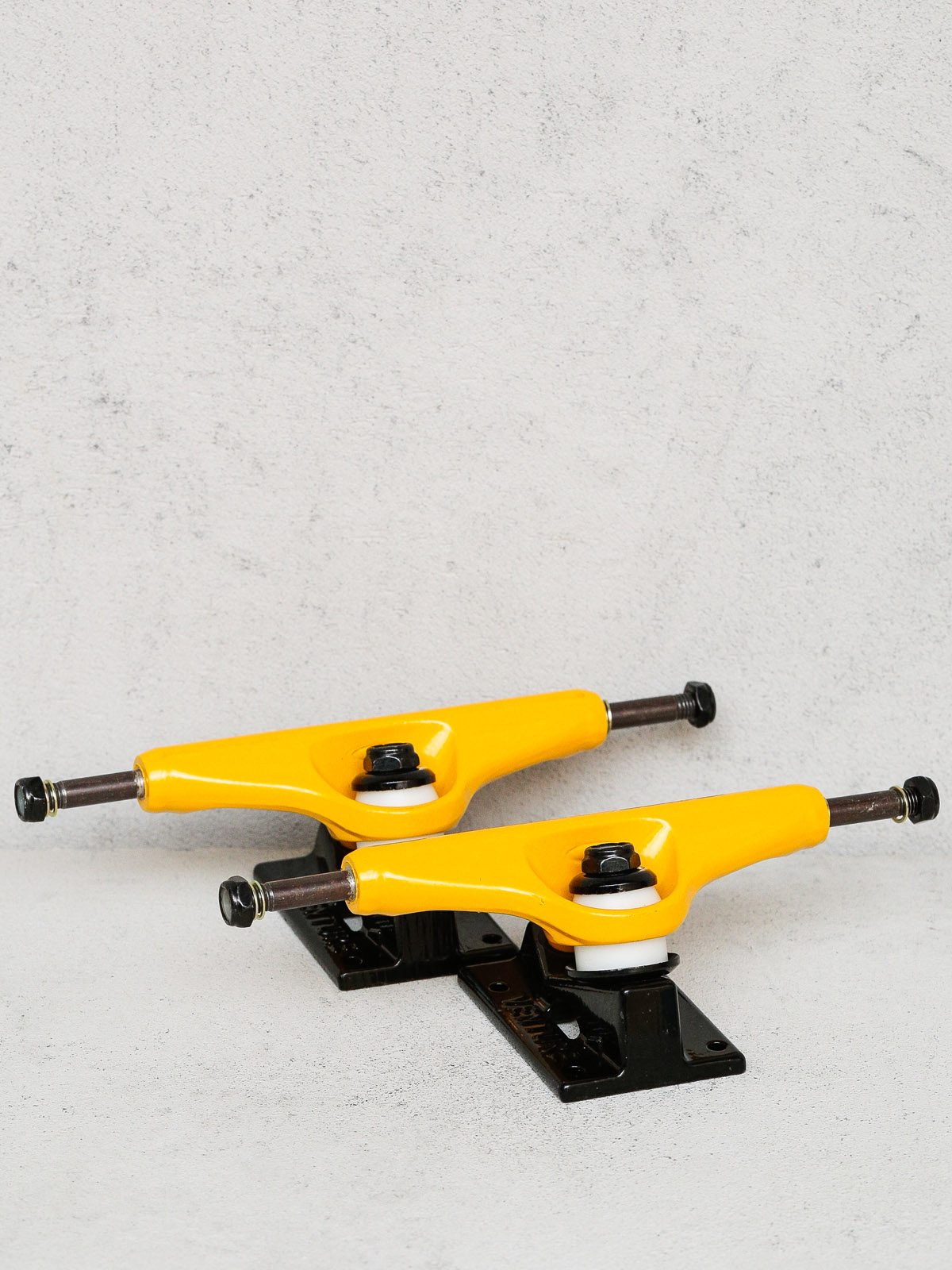 Venture Trucks Iannucci Transit Low (yellow/black)
