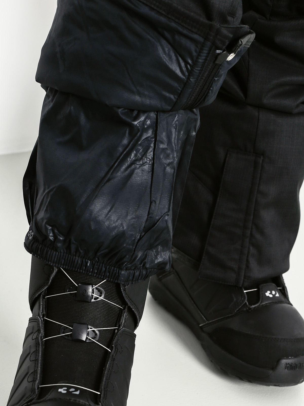 Womens Volcom Snowboard pants Calico Ins (blk)