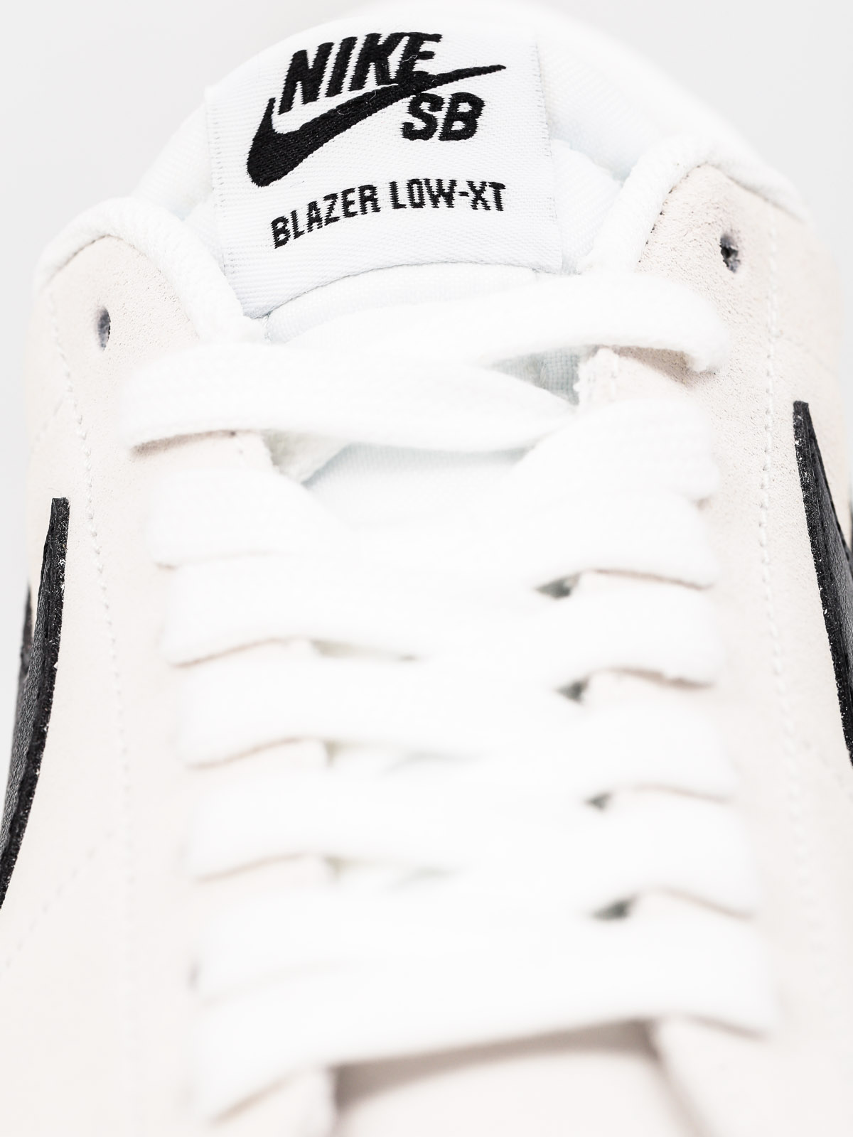 Nike SB Shoes Blazer Zoom Low Xt (summit white/black white)