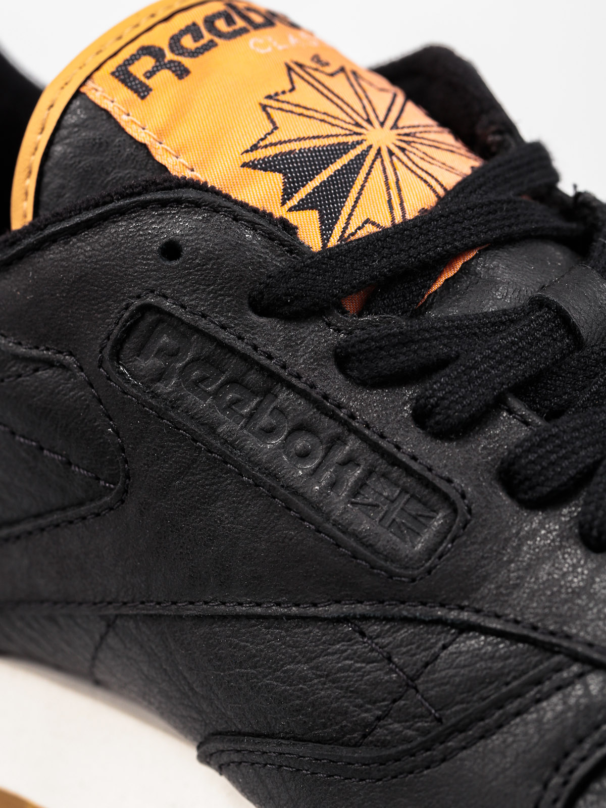 Reebok Shoes CLassic Leather Boxing (black/chalk/golden horizn)