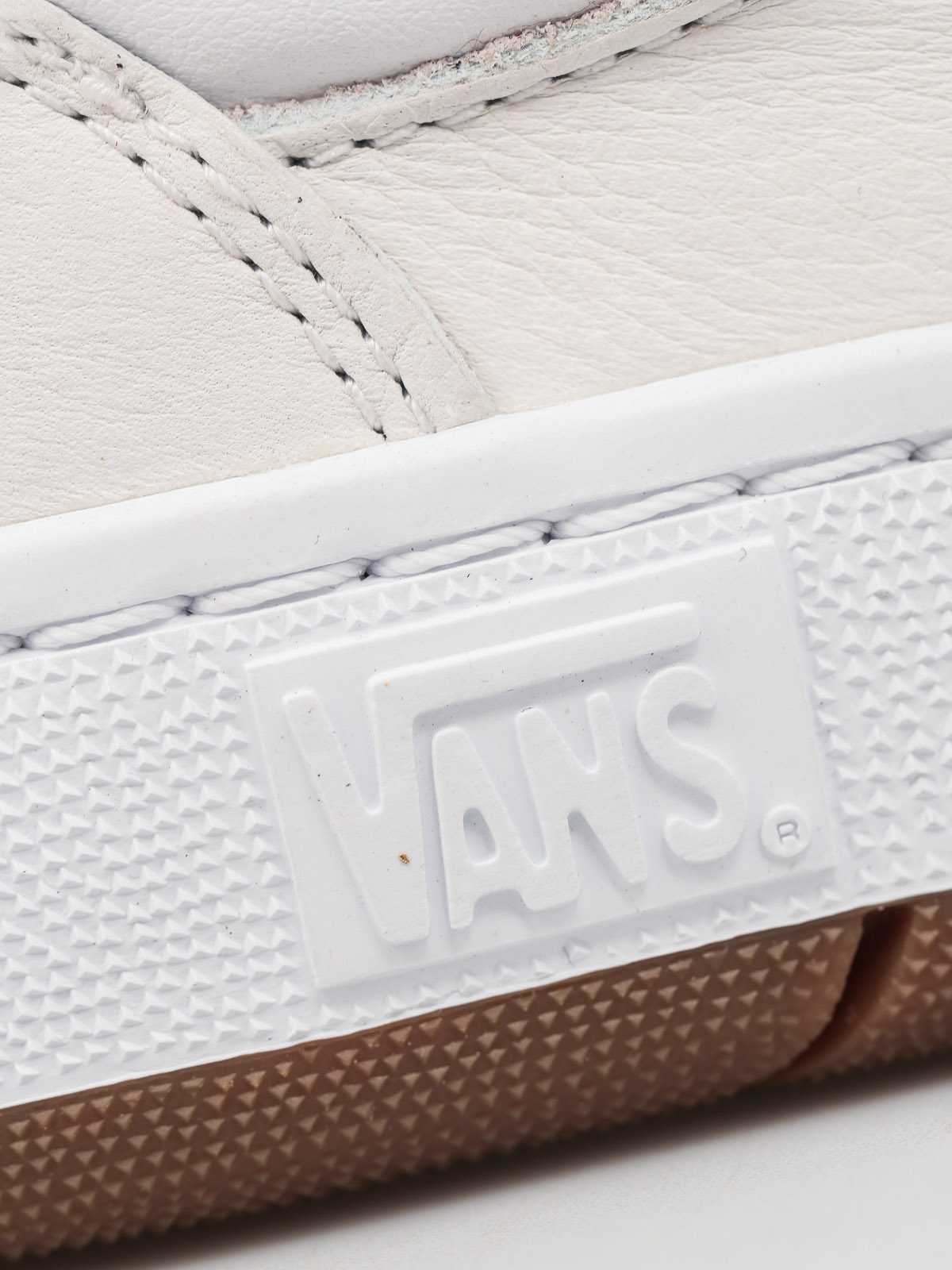 Vans Shoes Fairlane Pro (white/white/gum)
