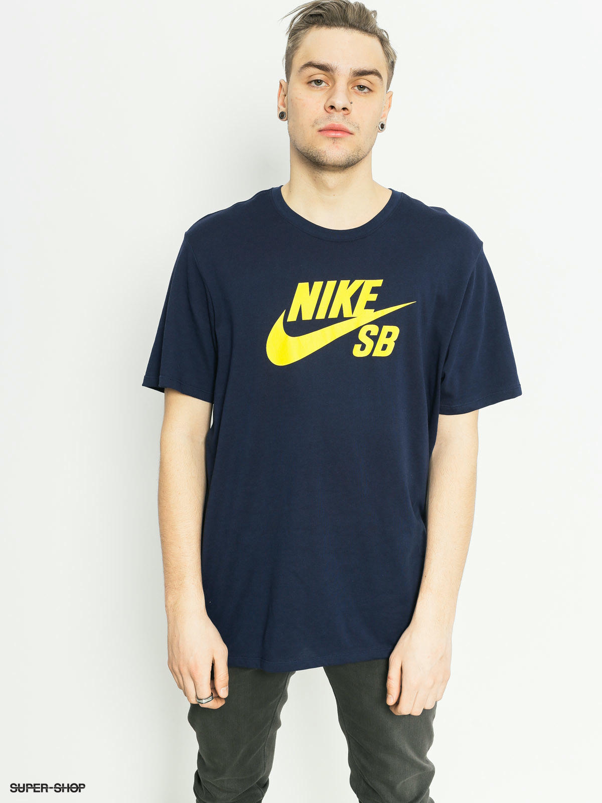 nike t shirt gold logo