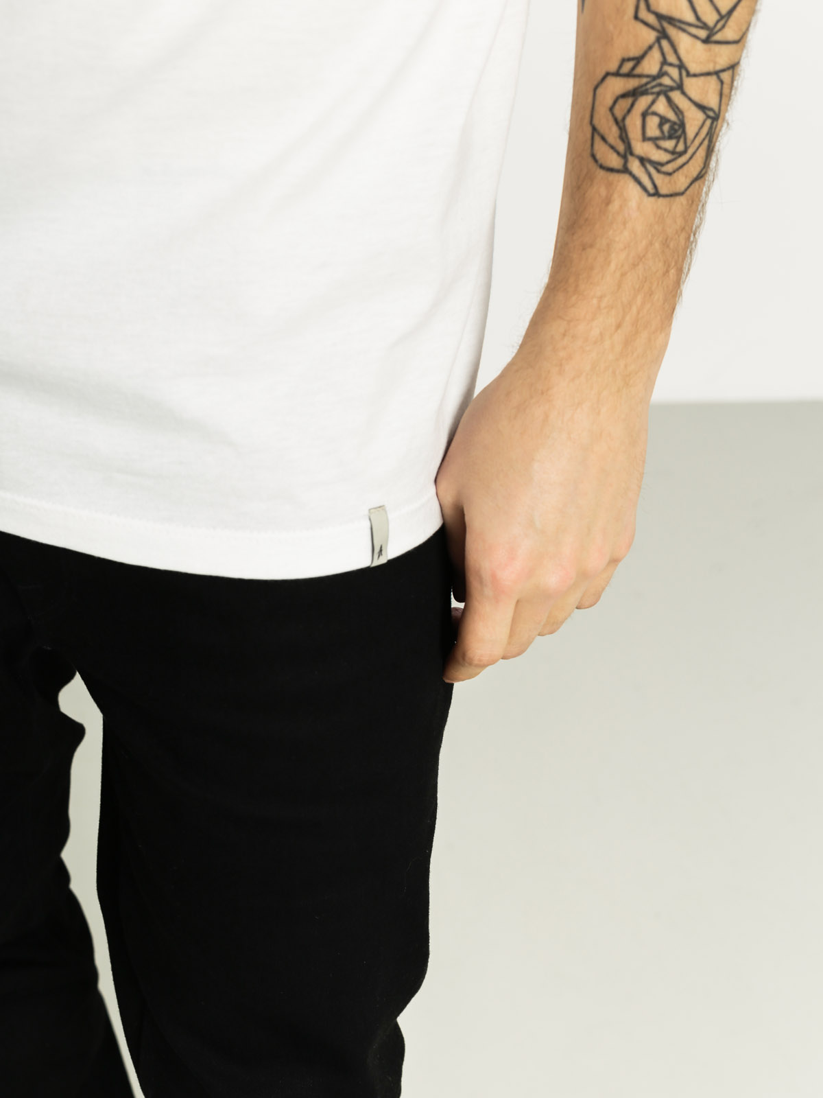 Altamont T-shirt Nervous (white)