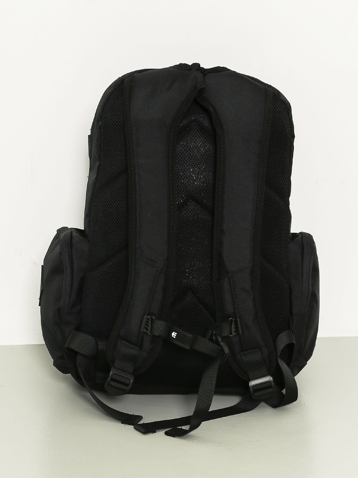 Etnies backpacks outlet