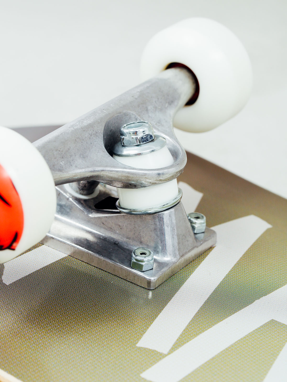 Toy Machine Skateboard Skull Monster (brown gradient)