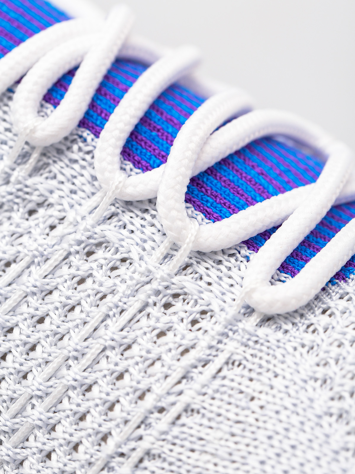 Nike Air Zoom Mariah Flyknit Racer Shoes Wmn (white/hyper crimson pure platinum)