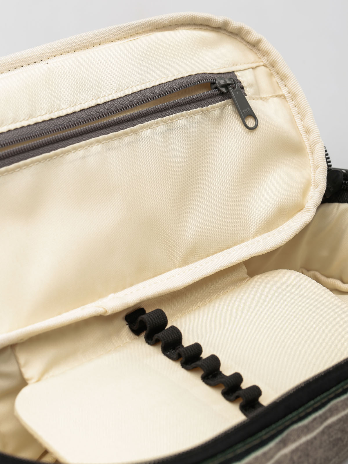 Burton Pencil case Switchback Case (bright sinola stripe)