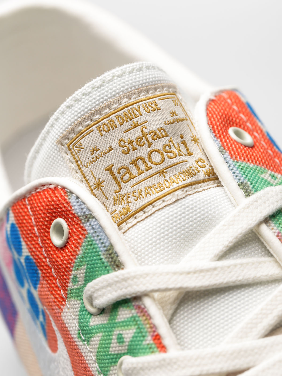 Nike SB Shoes Zoom Stefan Janoski (sail/white multi color metallic gold)