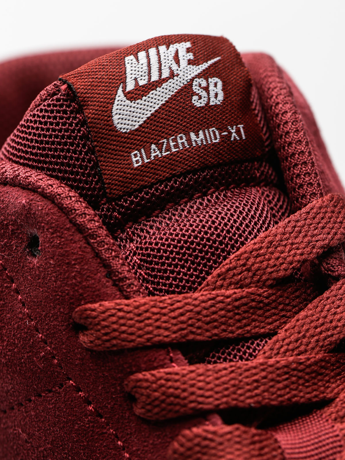 Nike SB Shoes Zoom Blazer Mid Xt (dark team red/white gum light brown)