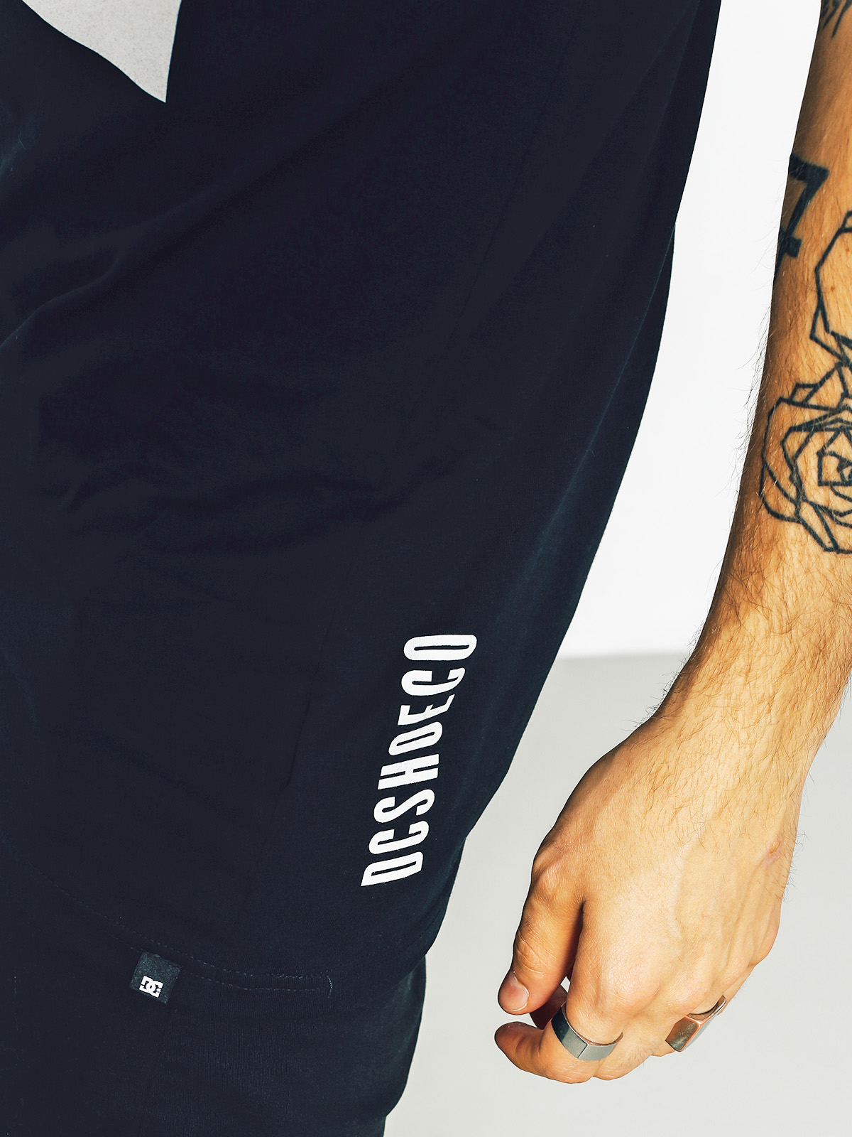 DC T-shirt Keep Moving (black)