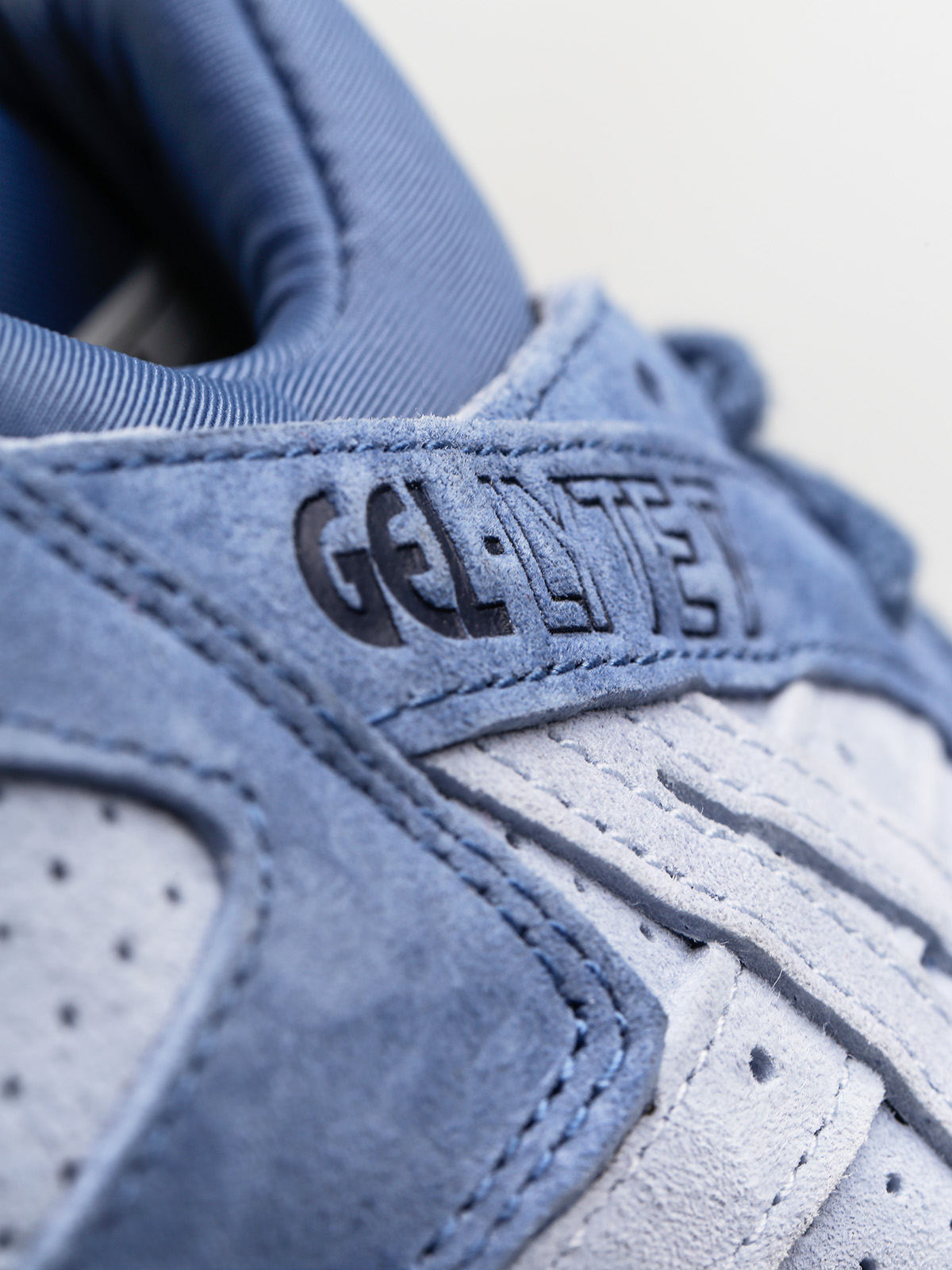 Asics gel lyte v hotsell skyway blue