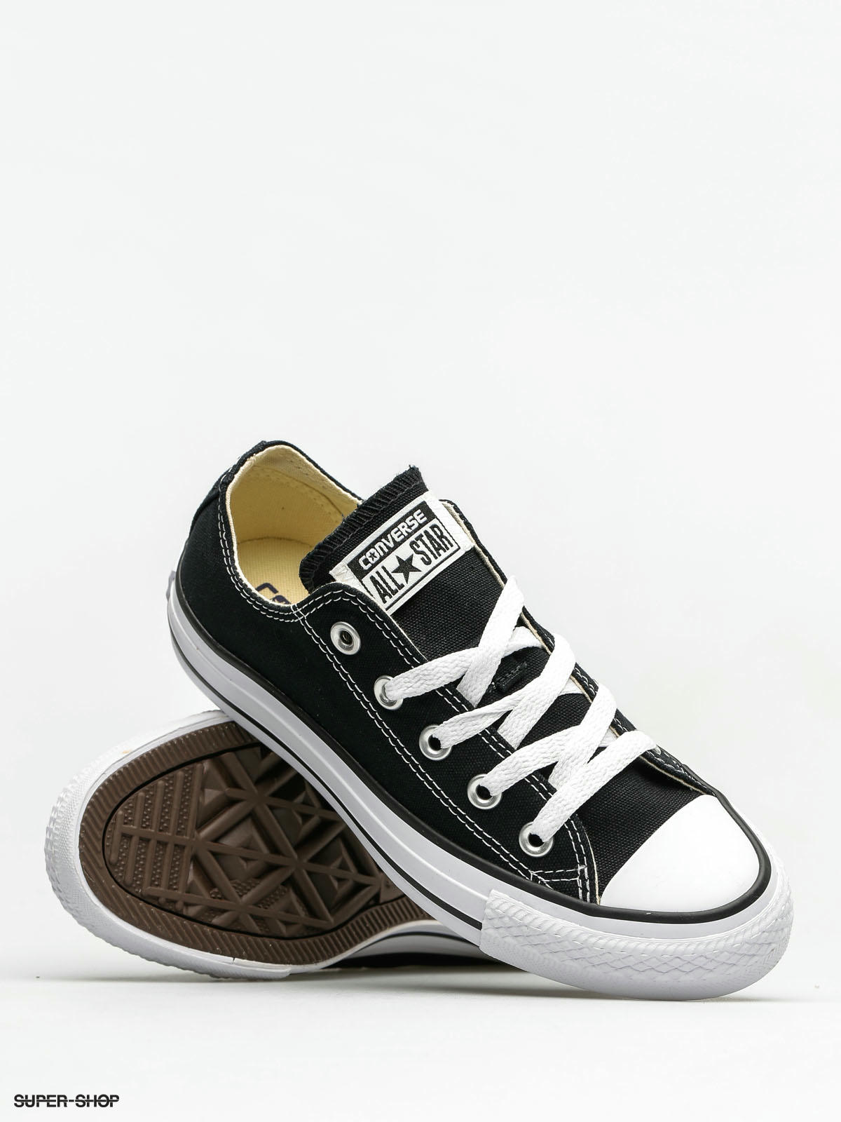 black low cut converse shoes