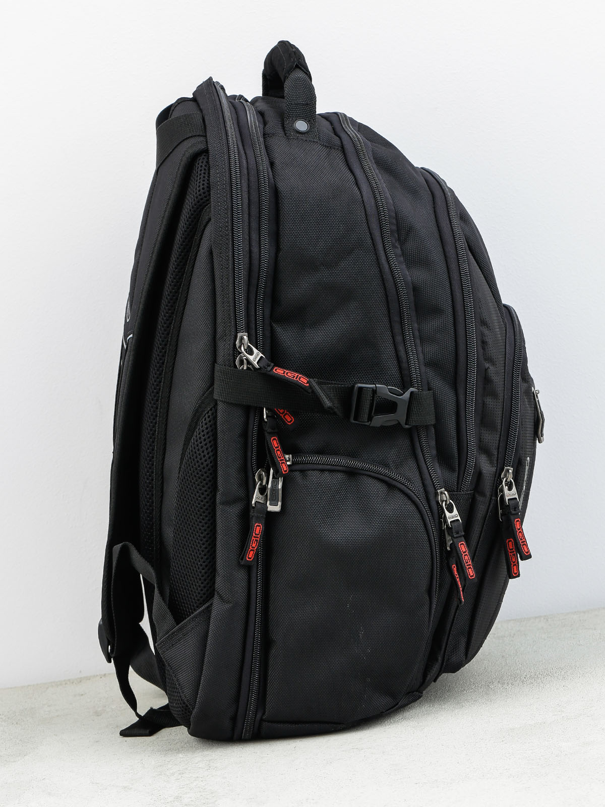 Ogio Backpack Urban 17 black (blk)