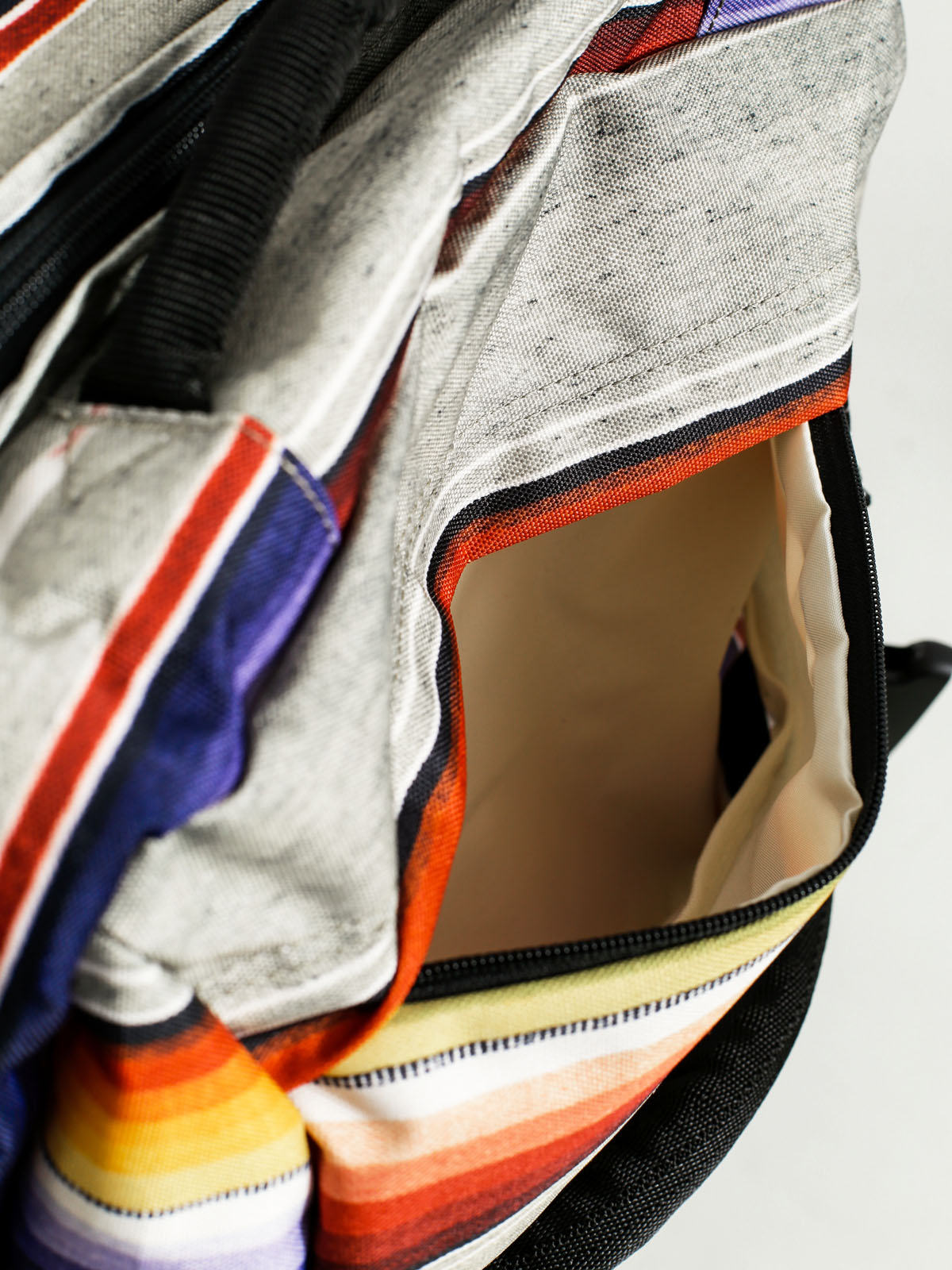 Burton Koffer Convoy Roller (bright sinola stripe)