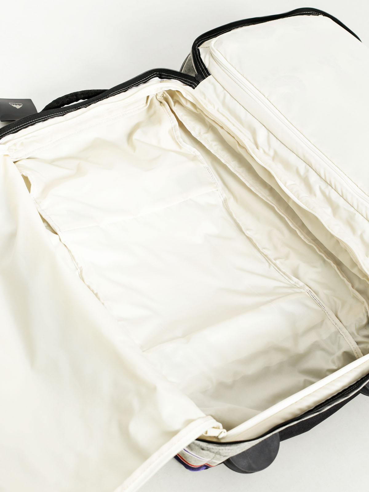 Burton Koffer Convoy Roller (bright sinola stripe)