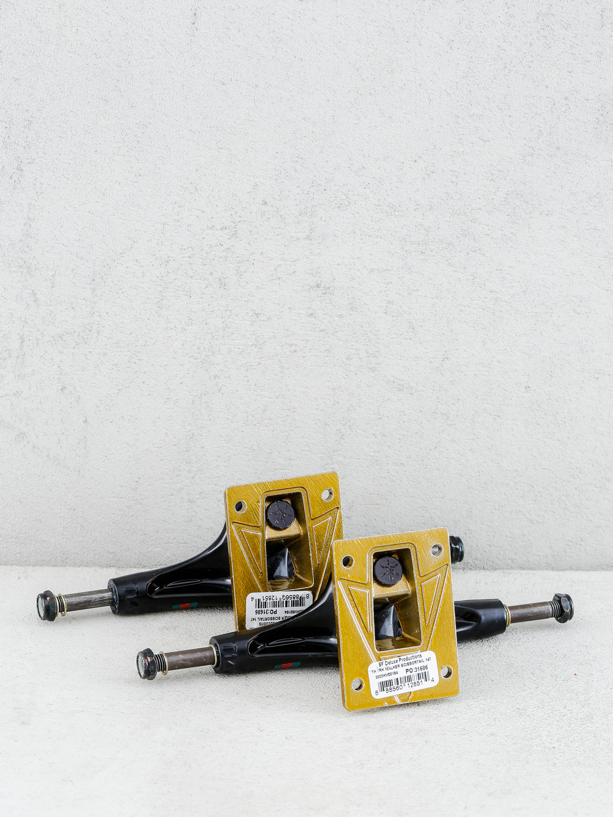 Thunder Trucks Trk Walker Scissor Tail (black/gold)