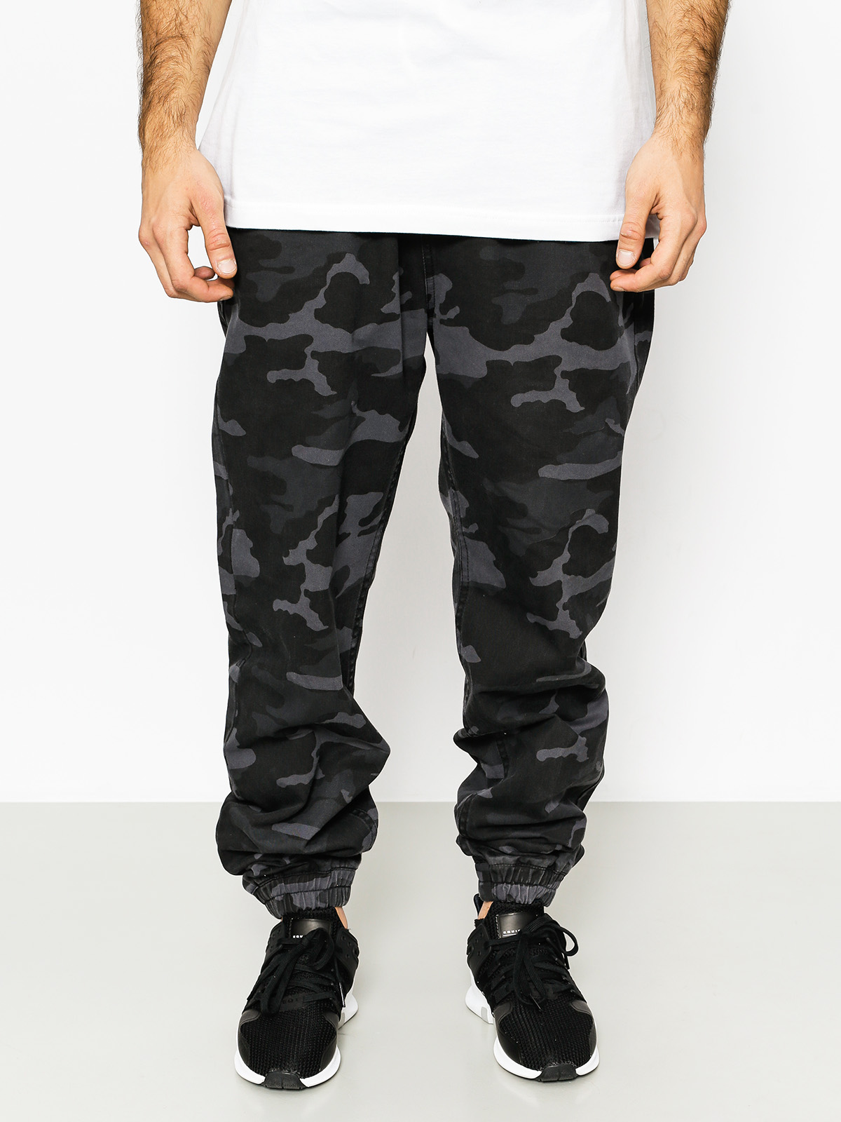 MassDnm Pants Signature Joggers (black camo)
