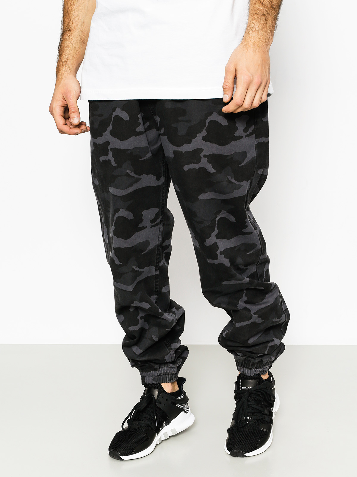 MassDnm Pants Signature Joggers (black camo)