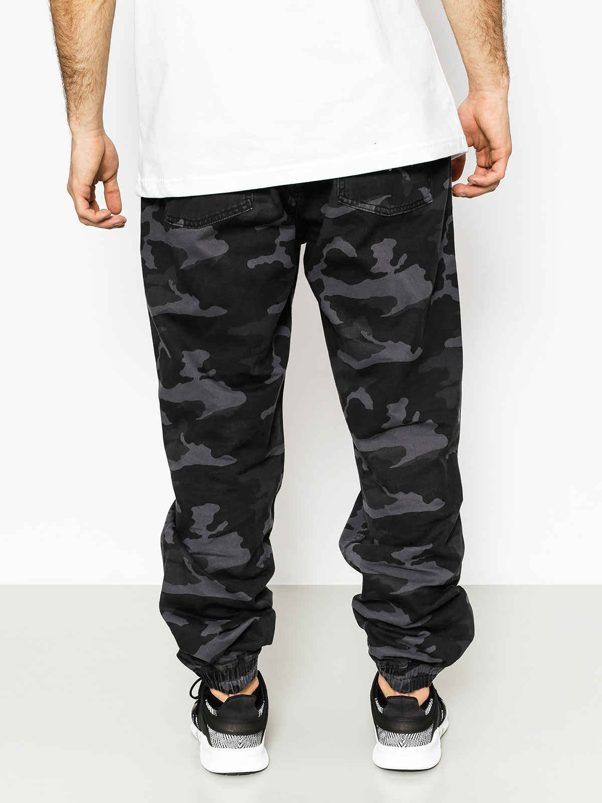 MassDnm Pants Signature Joggers (black camo)