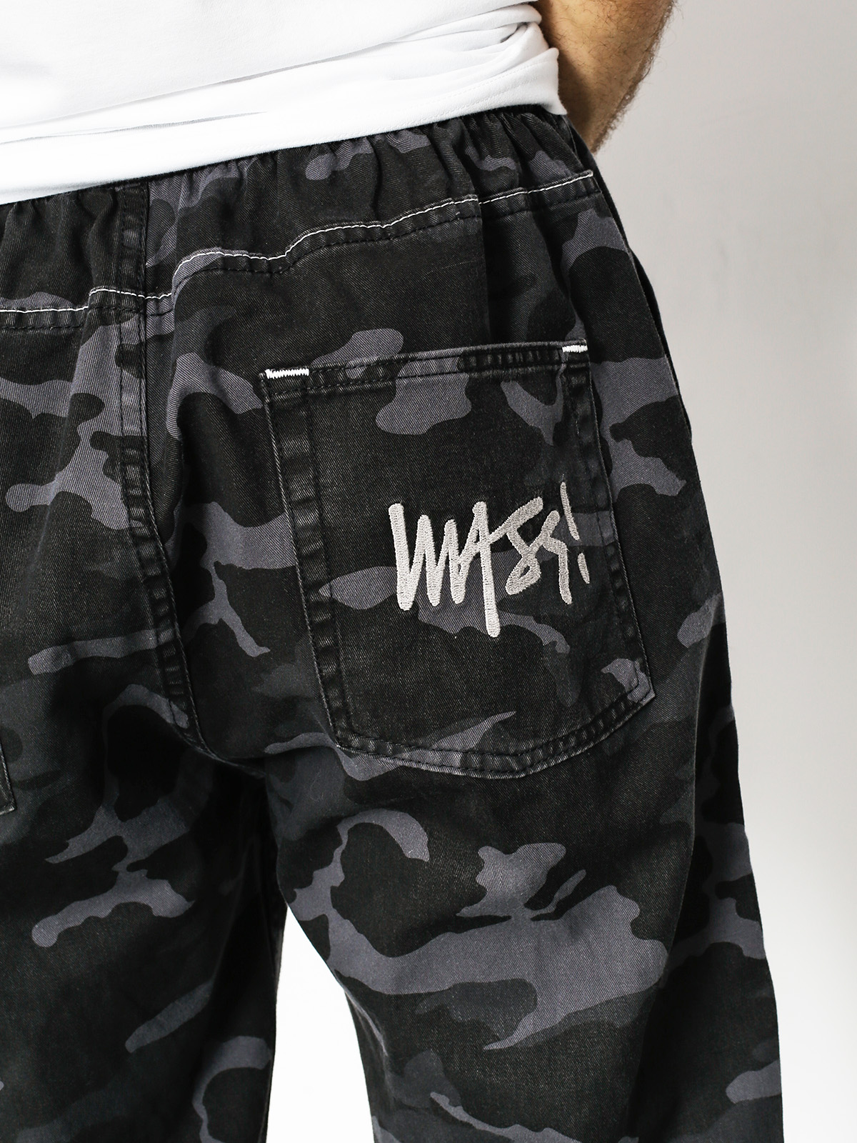 MassDnm Pants Signature Joggers (black camo)