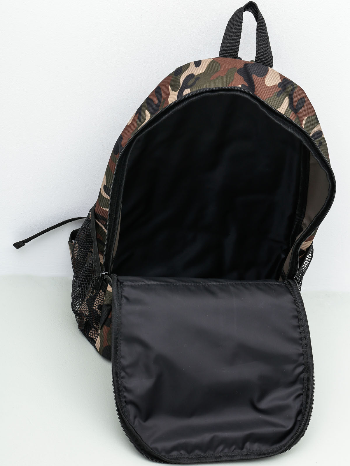 Nervous Classic Rucksack (camo)