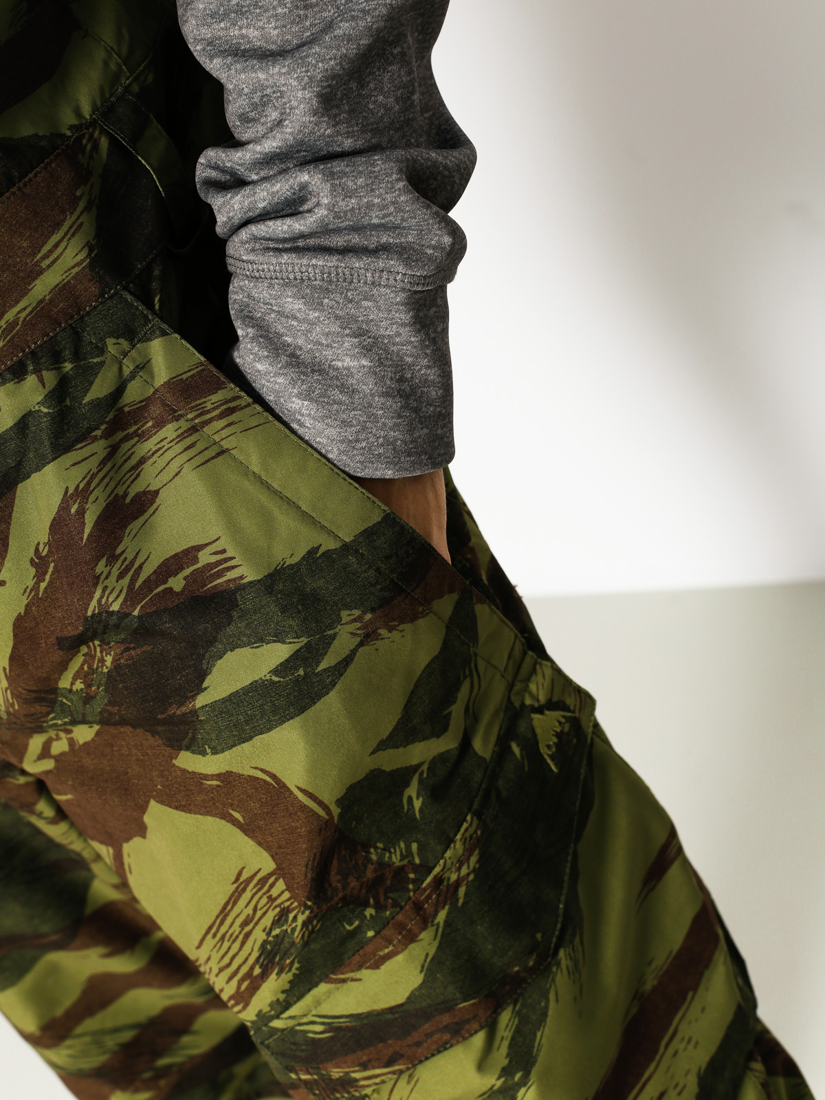 Mens Burton Snowboard pants Reserve Bib (brush camo)