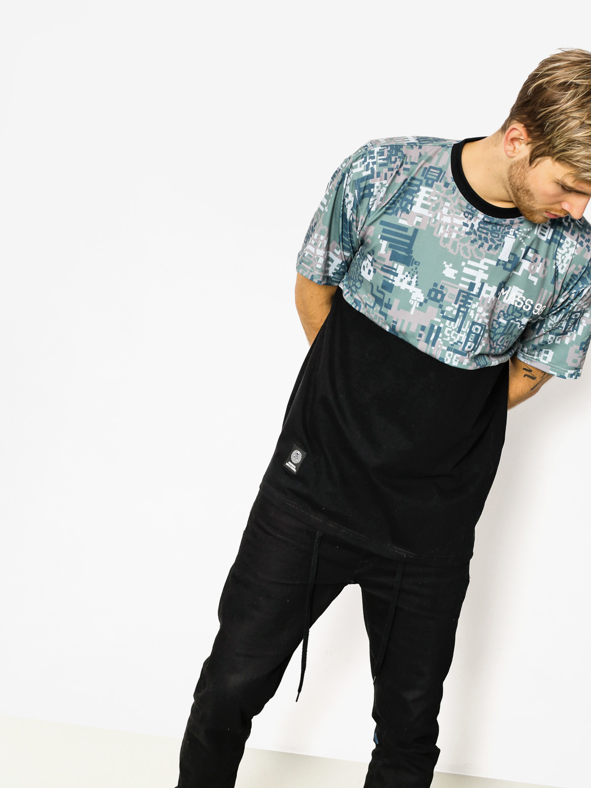 MassDnm T-shirt Pixel (black/multicolor)