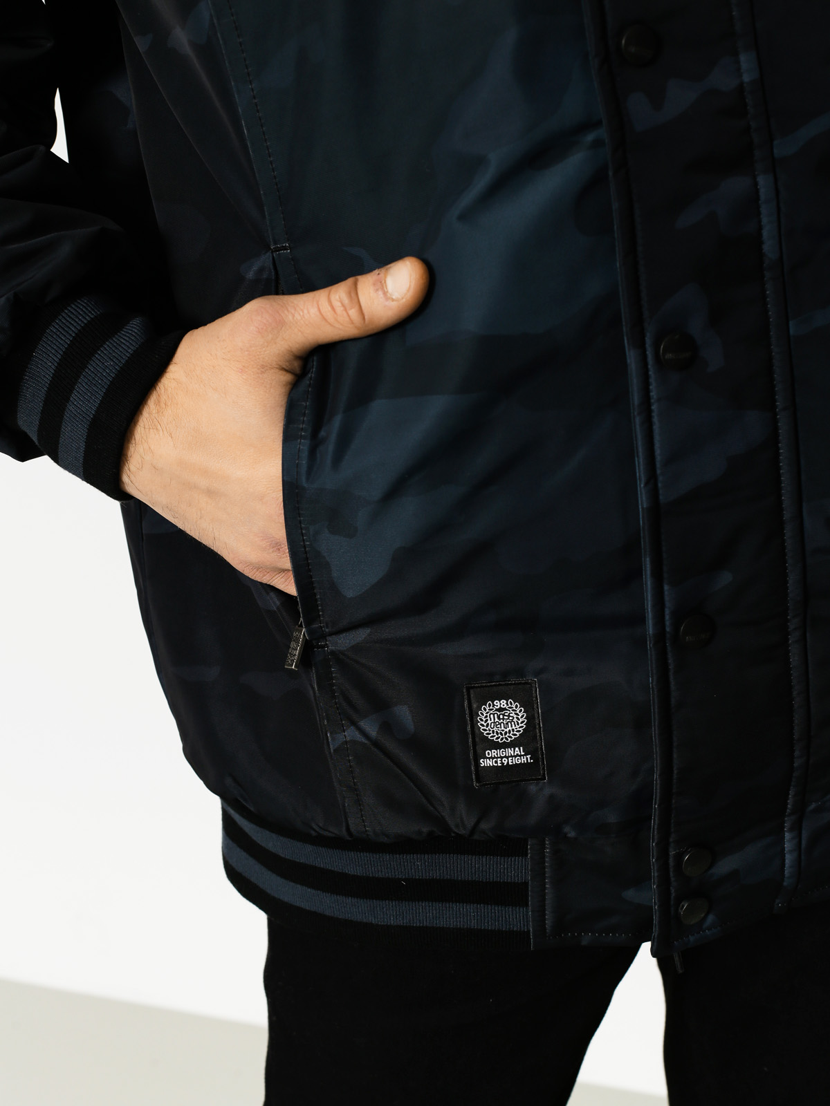 MassDnm Jacket District (black camo)