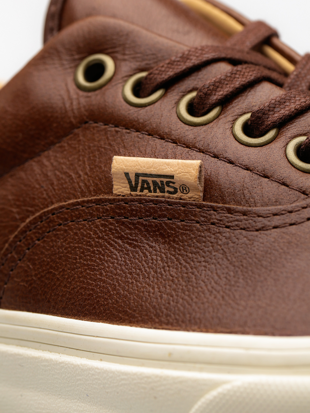 Vans Shoes Era (lux leather/shaved chocolate/porcini)