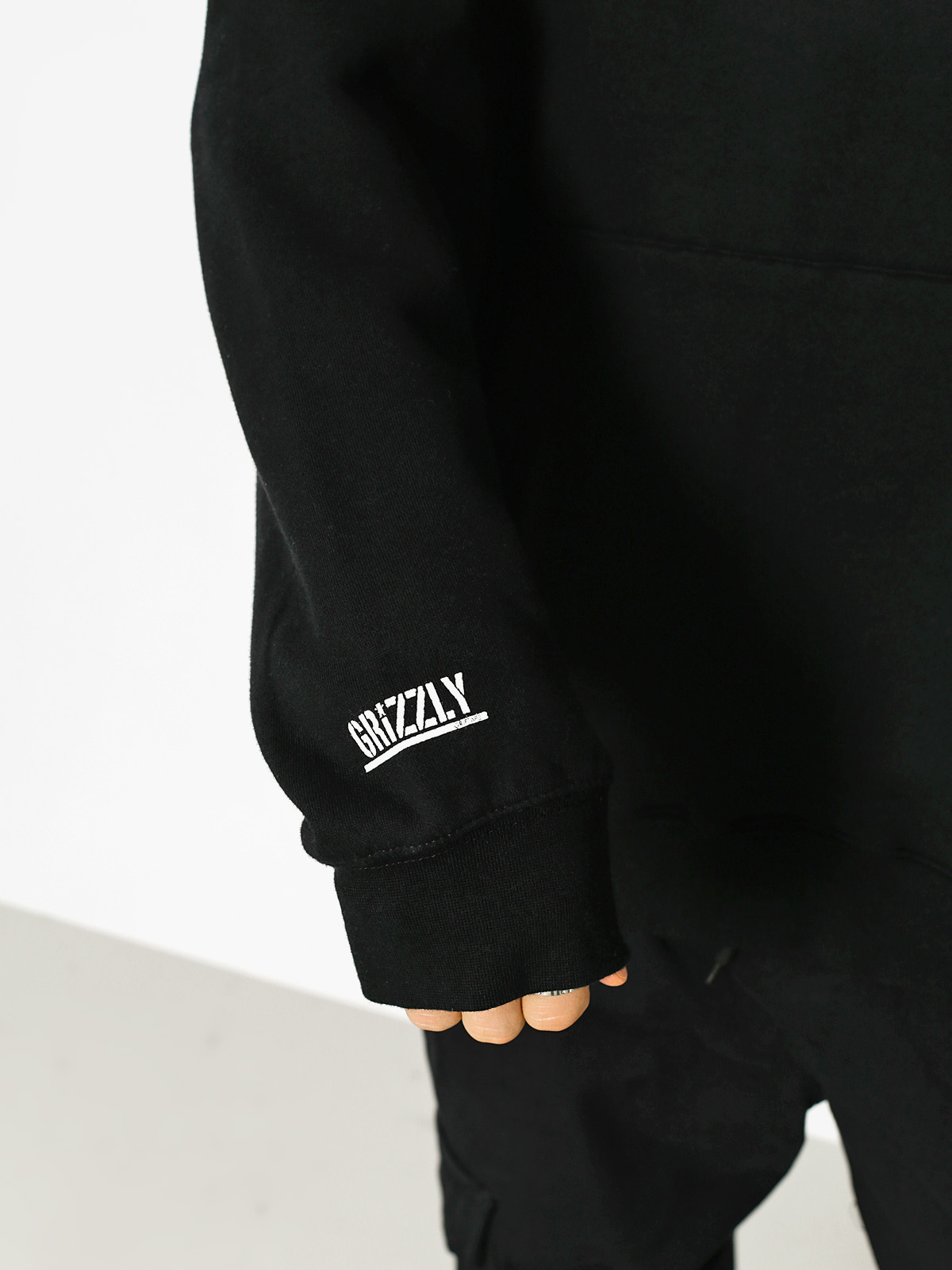 Grizzly Griptape Hoodie Riveted HD (black)