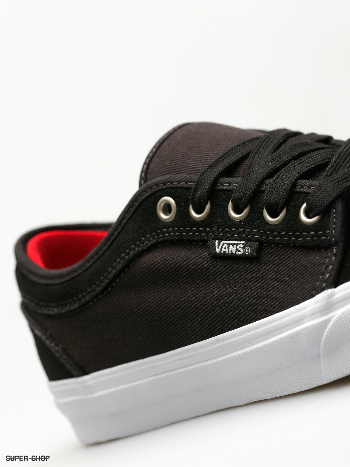 vans chukka low black white chili pepper