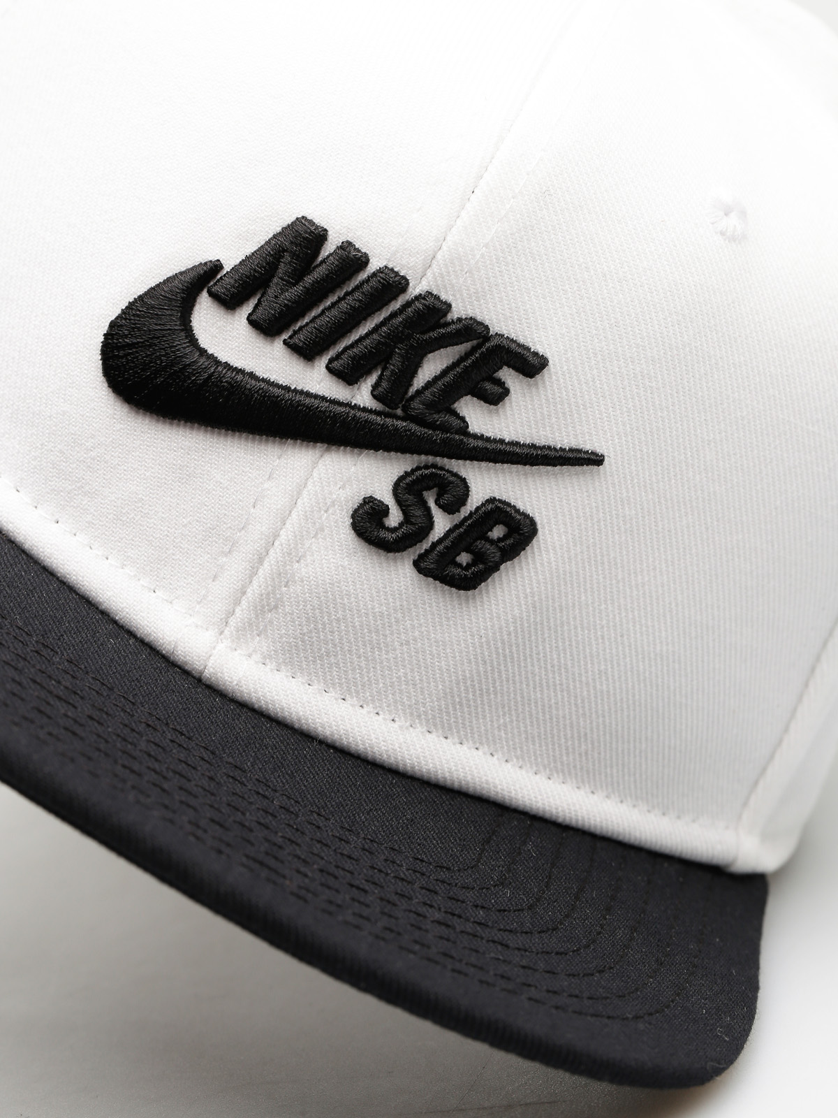 black and white nike snapback