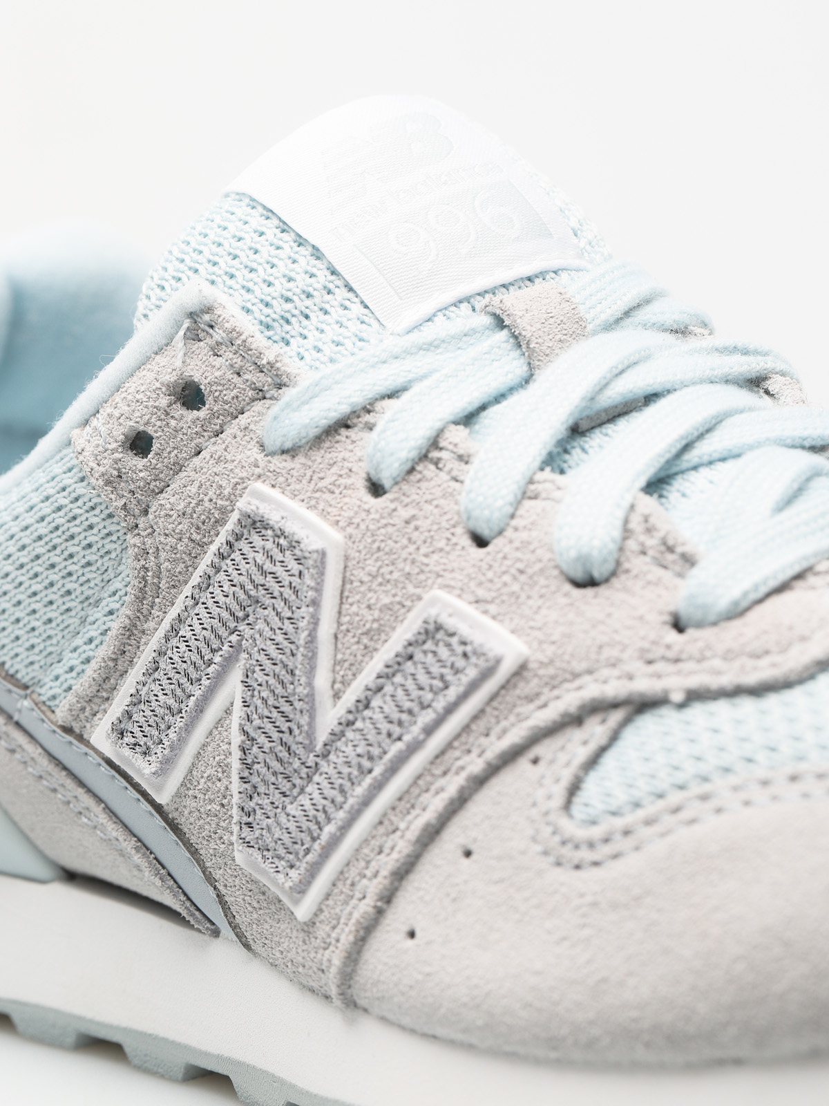 New balance wr996 2025 light porcelain blue