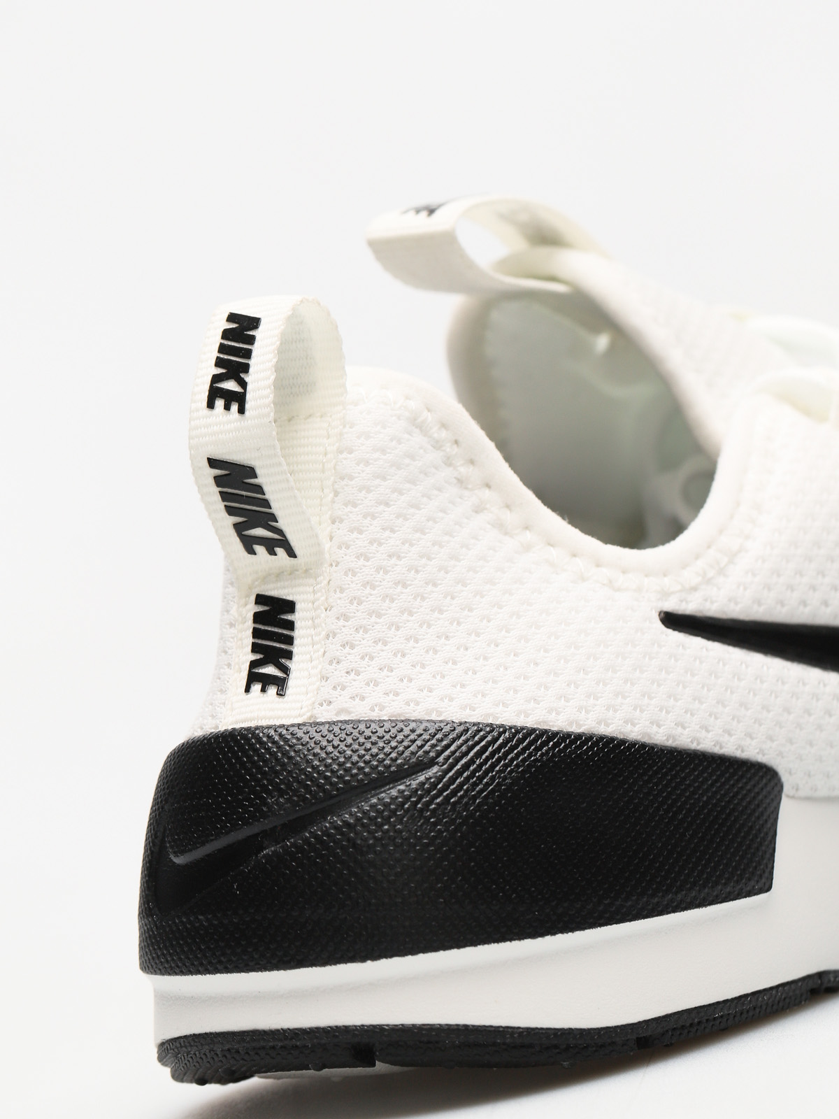 Nike Ashin Modern Shoes Wmn (summit white/black)