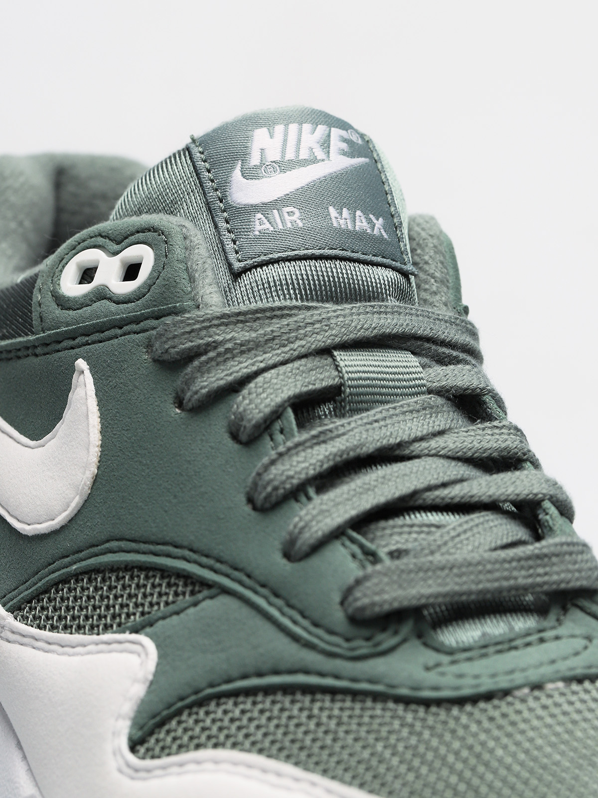 Nike Air Max 1 Shoes Wmn (clay green/white)