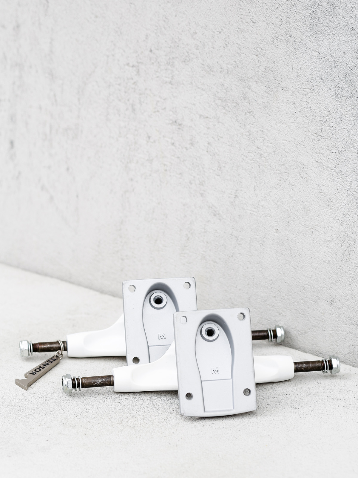 Tensor Trucks Mag Light Reg Tens Flick (white/silver)