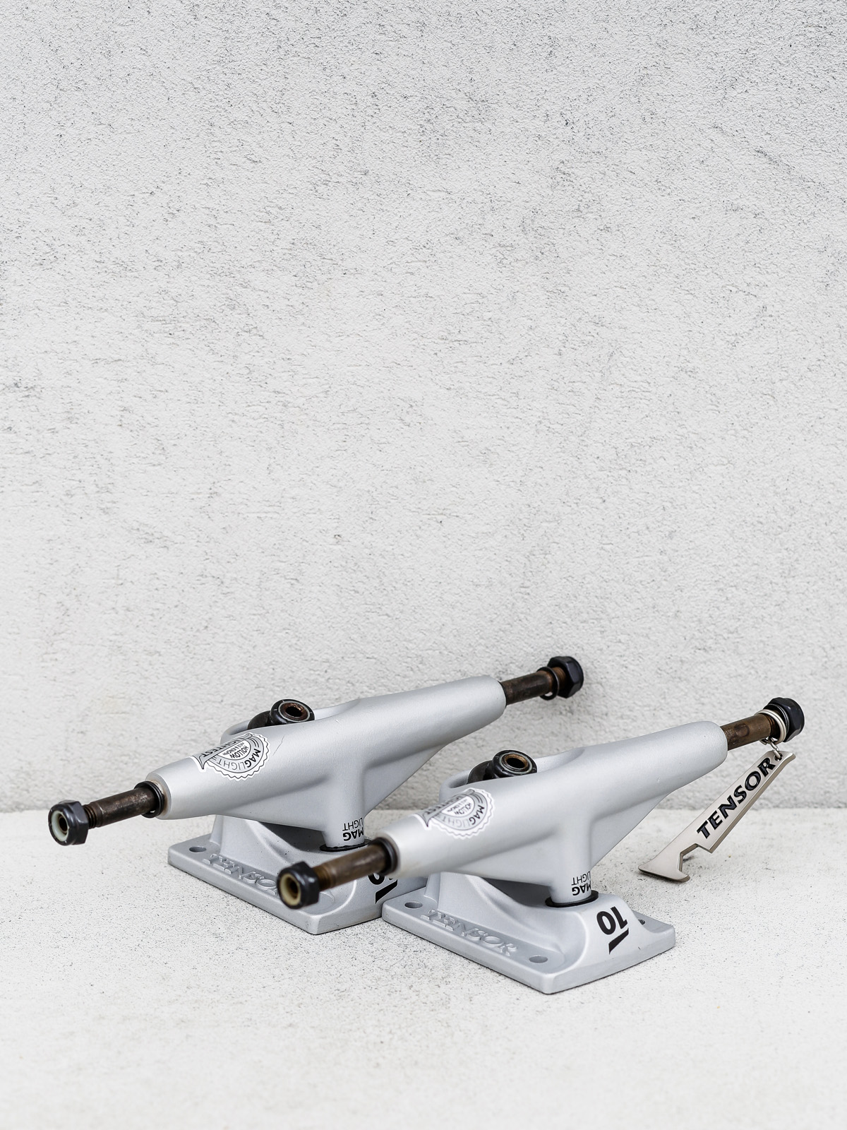 Tensor mag light lo trucks Clearance