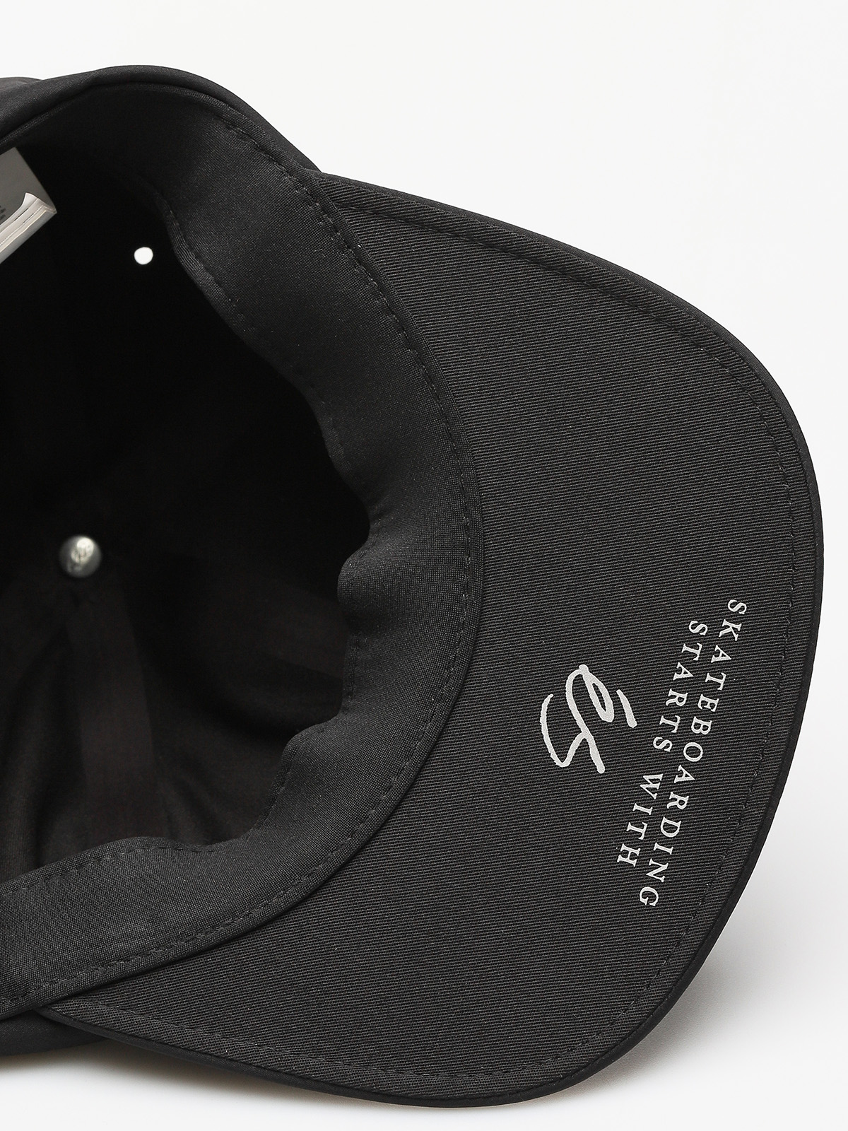 Es Cap Tech Script (black)